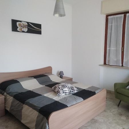 Casa Dusat In Accogliente Edificio Nel Centro Di Monforte Monforte dʼAlba Dış mekan fotoğraf